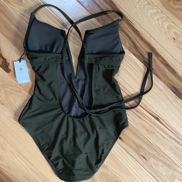 V- Cut one piece swimsuit - Picture 4 of 4